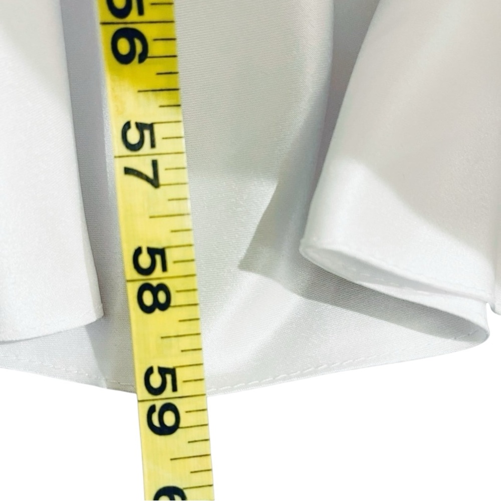 White satin wedding dress pockets in skirt Women’s Size 6 New in original bag - Picture 11 of 12